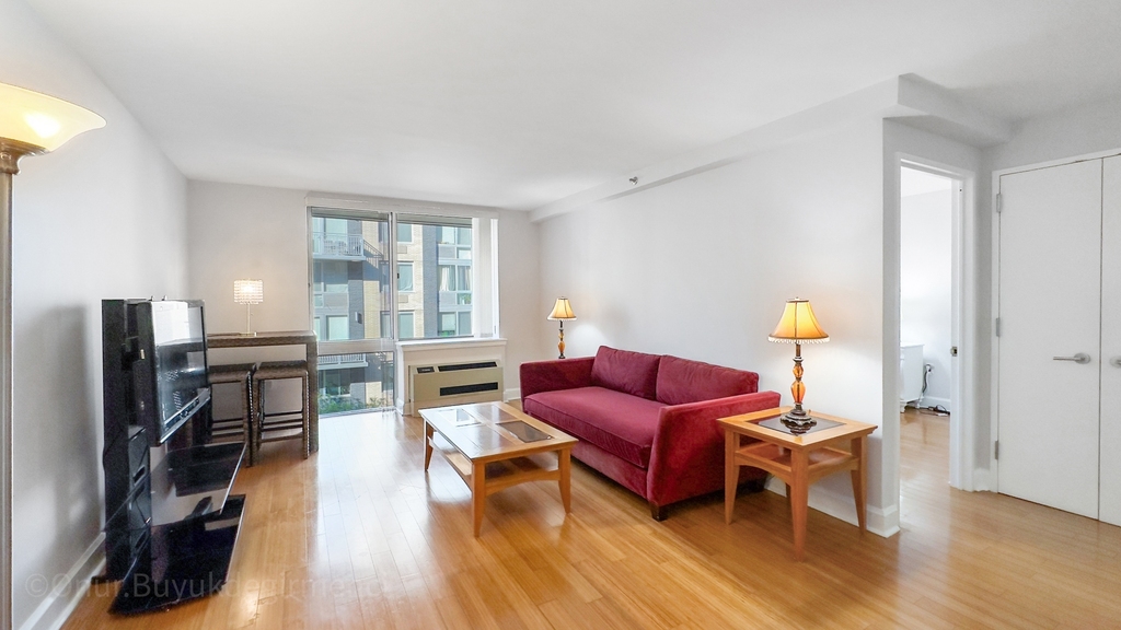 505 West 47th Street - Photo 0