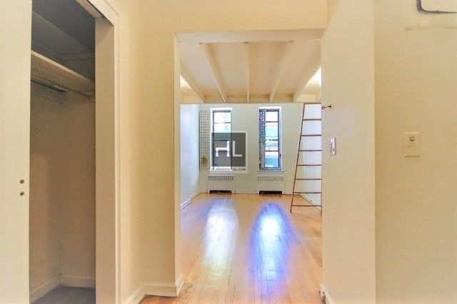 East 70th Street - Photo 3