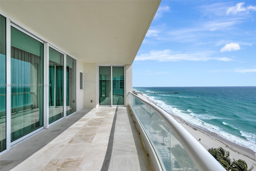 16047 Collins Ave - Photo 8