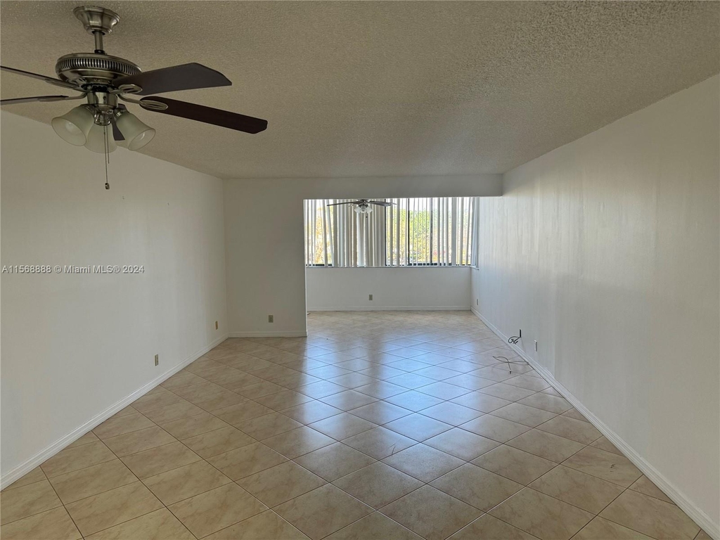 8020 Hampton Blvd - Photo 1