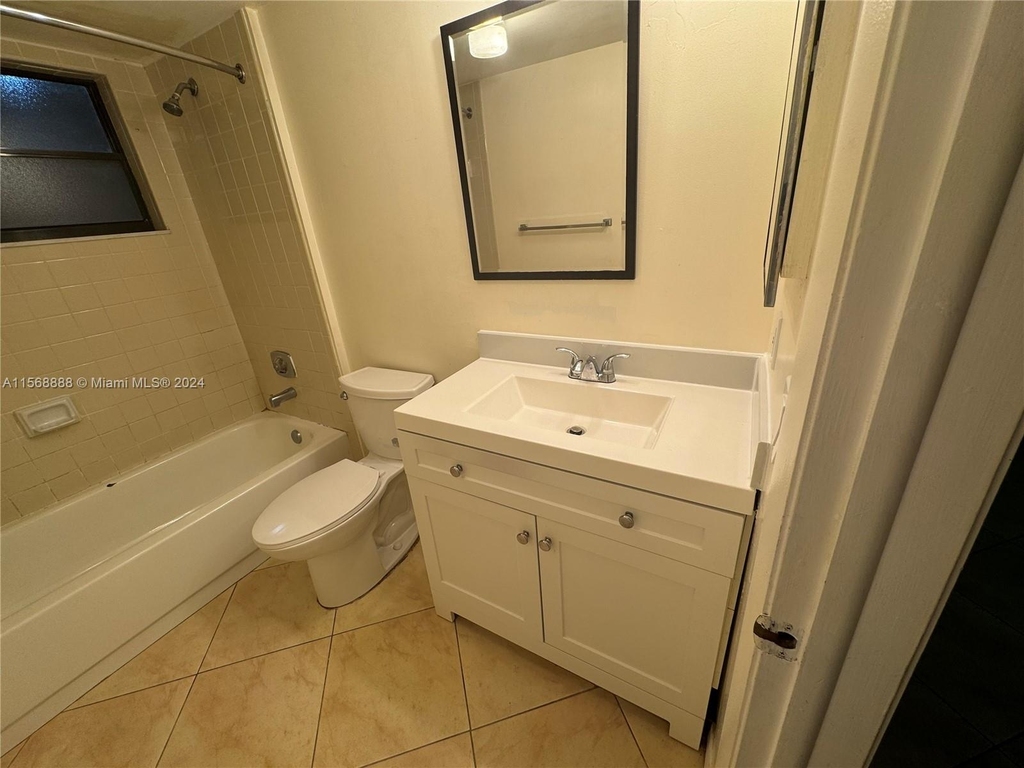 8020 Hampton Blvd - Photo 11