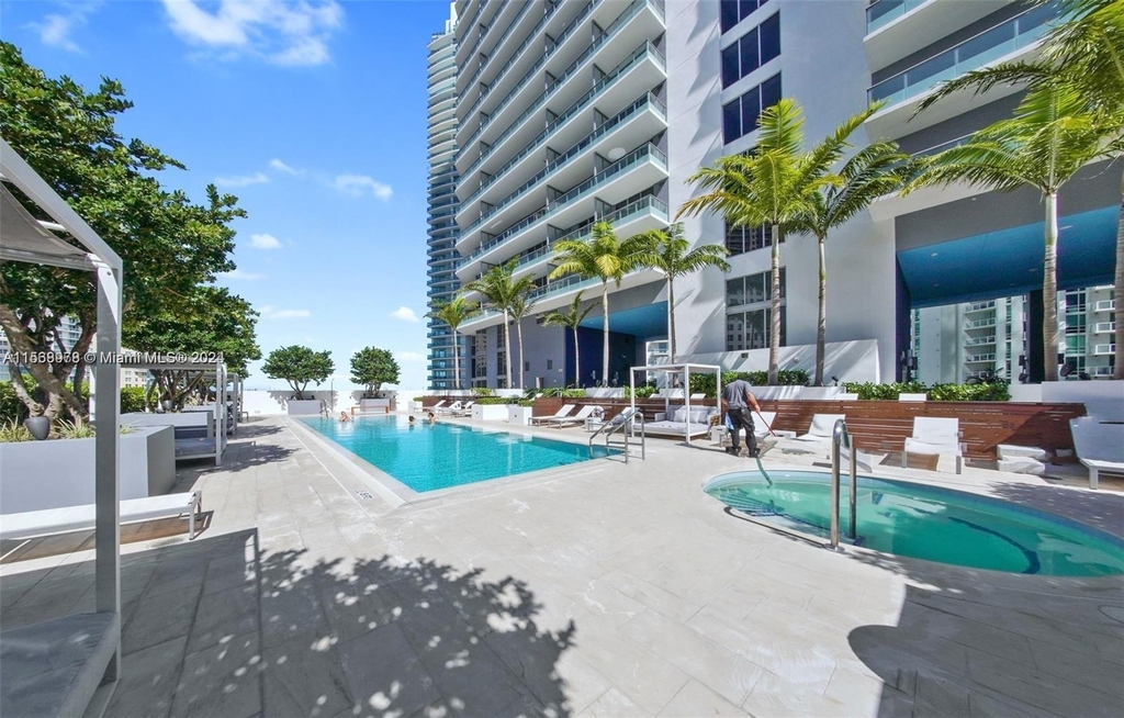 1300 Brickell Bay Dr - Photo 31