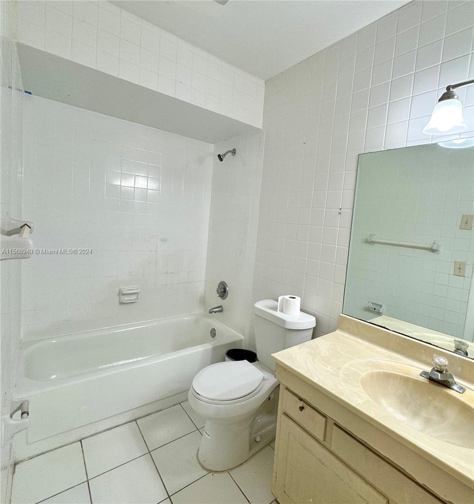 2500 Sw 81st Ave - Photo 8
