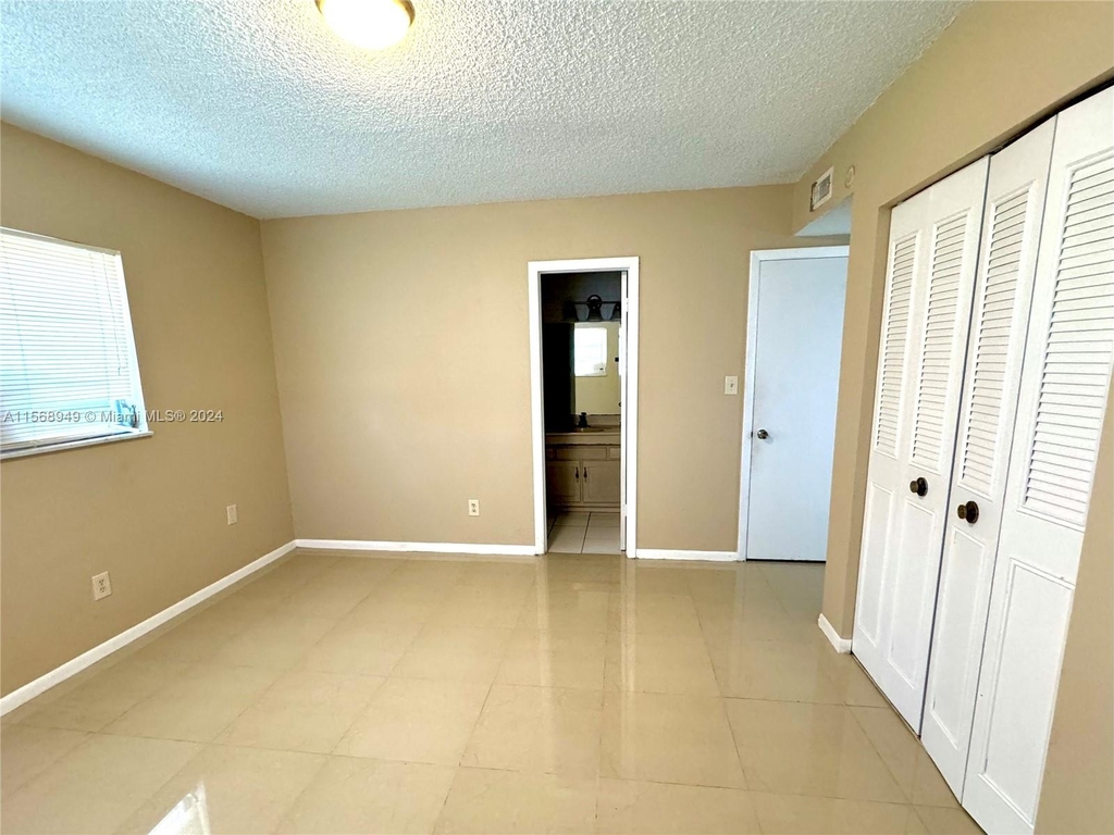 2500 Sw 81st Ave - Photo 7