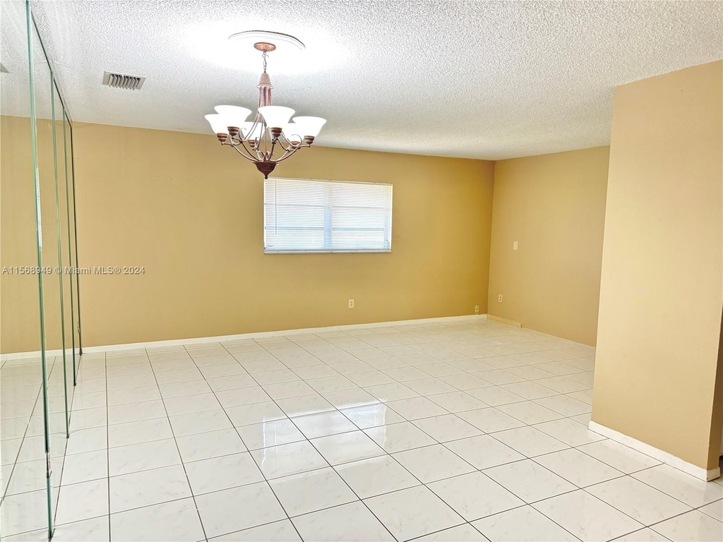 2500 Sw 81st Ave - Photo 3
