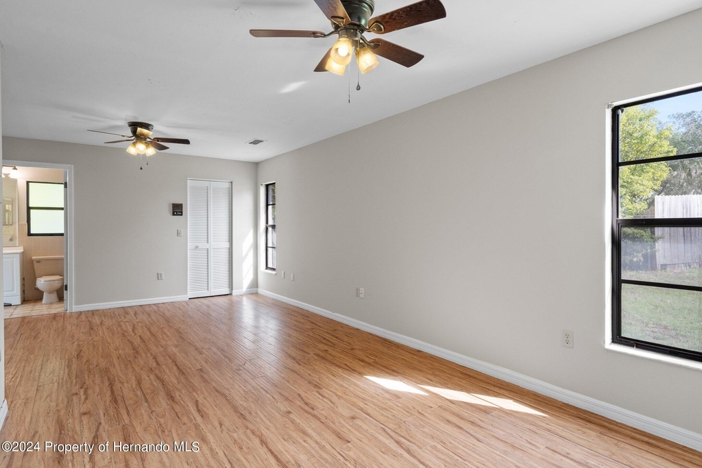 8313 Forest Oaks Boulevard - Photo 24