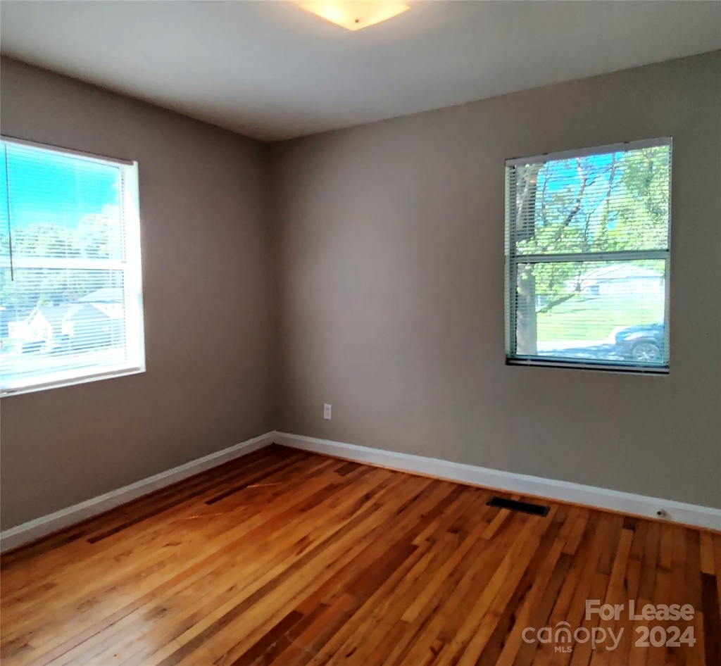 2029 Wilson Avenue - Photo 8