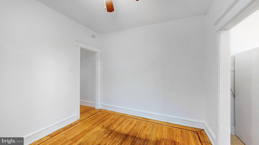 1605 W Chelten Avenue - Photo 3