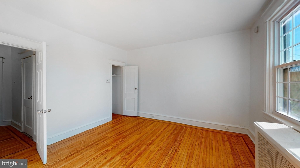 1605 W Chelten Avenue - Photo 7