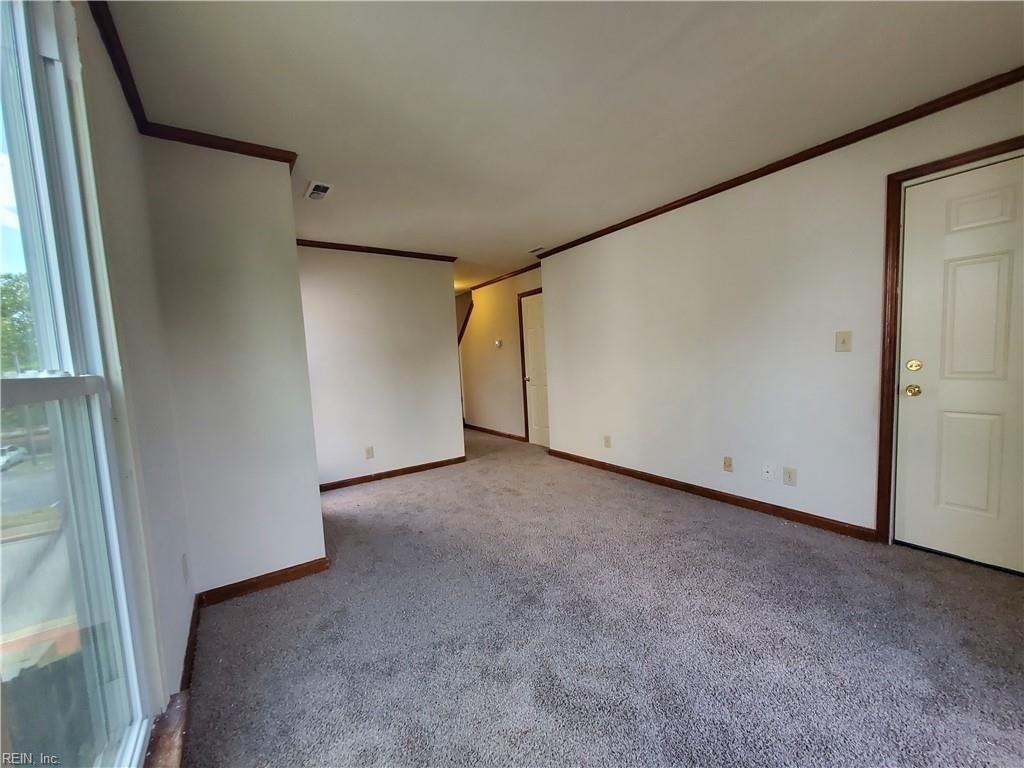 989 Green Street - Photo 2