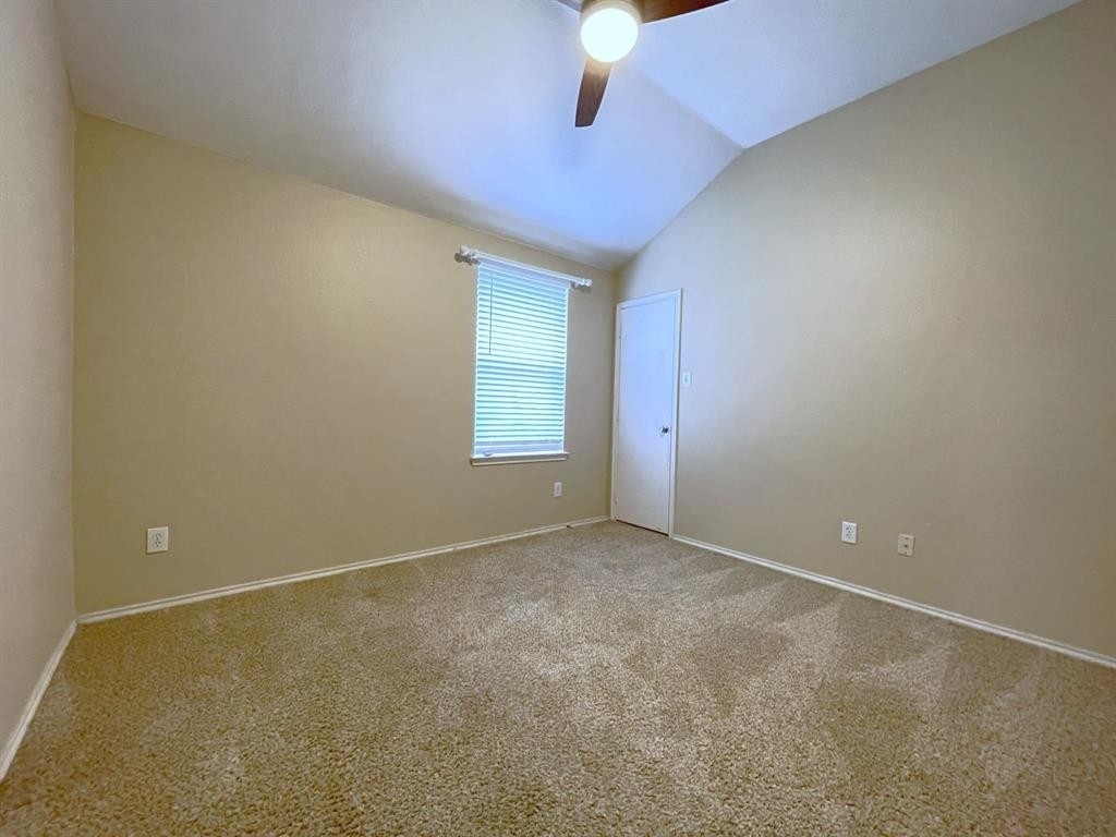 1305 Hunter Lane - Photo 9