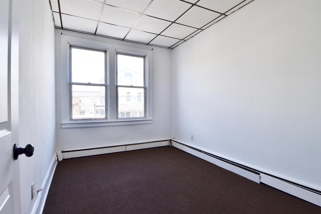 138 West 4th St - Photo 6