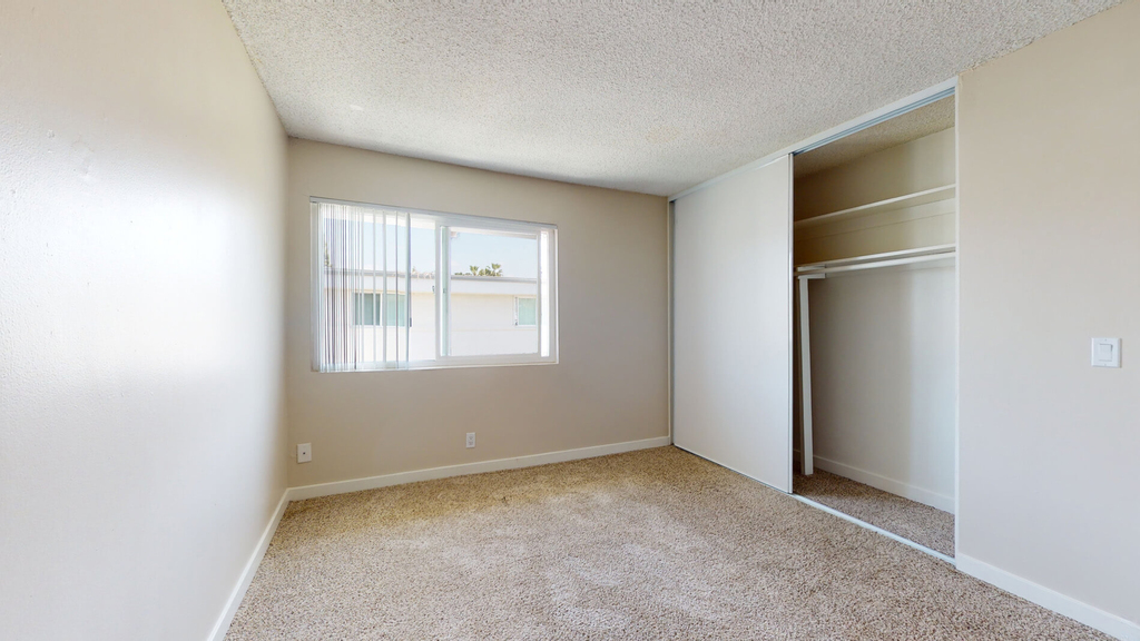 16124 Rosecrans Avenue - Photo 4