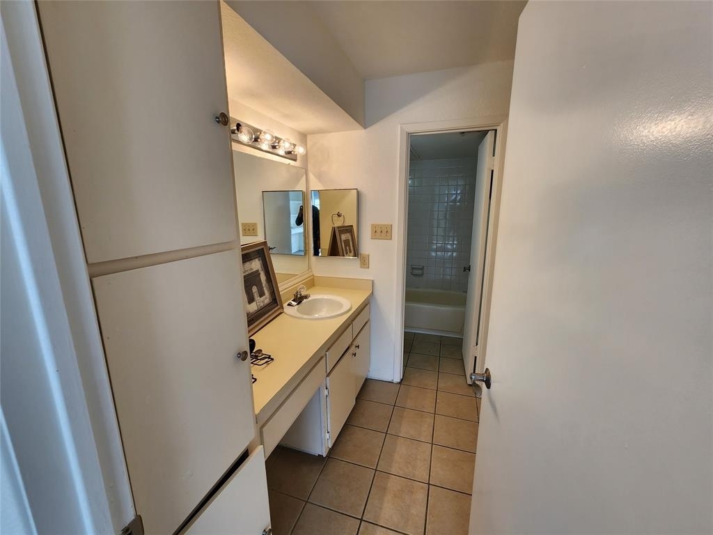 2626 Holly Hall Street - Photo 7