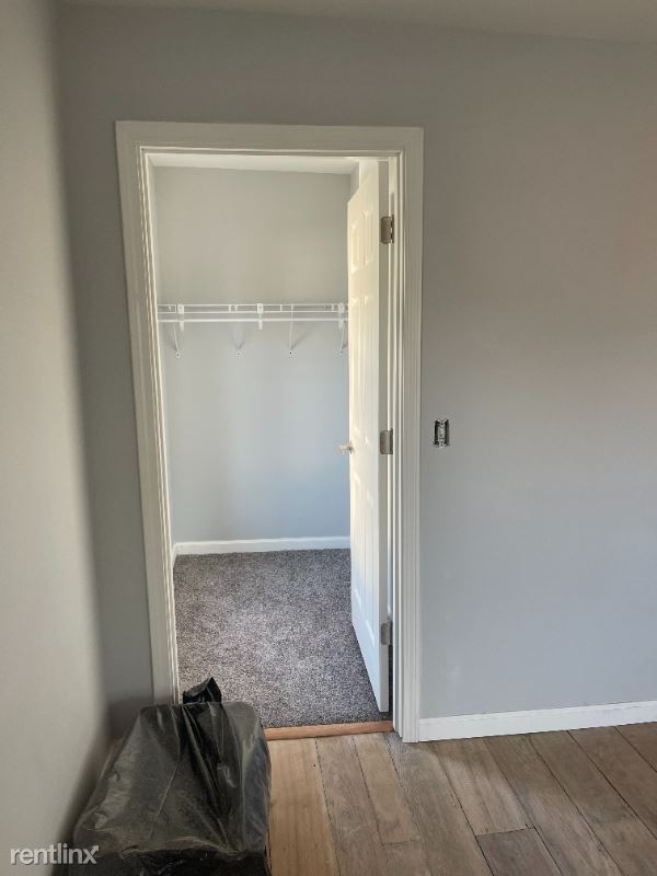 205 East Reynolds Street 203 - Photo 1