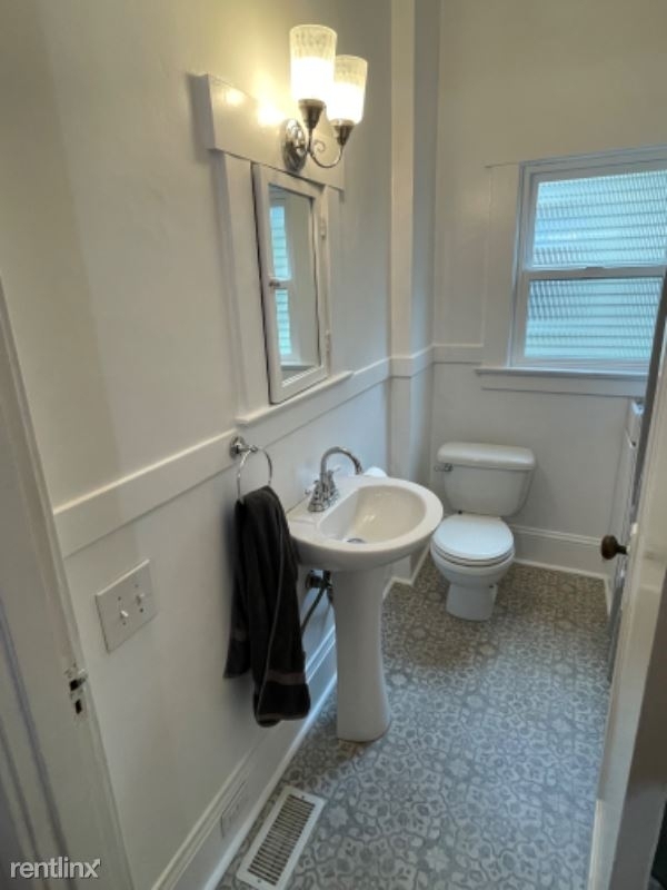 4418 North Vancouver Avenue - Photo 13