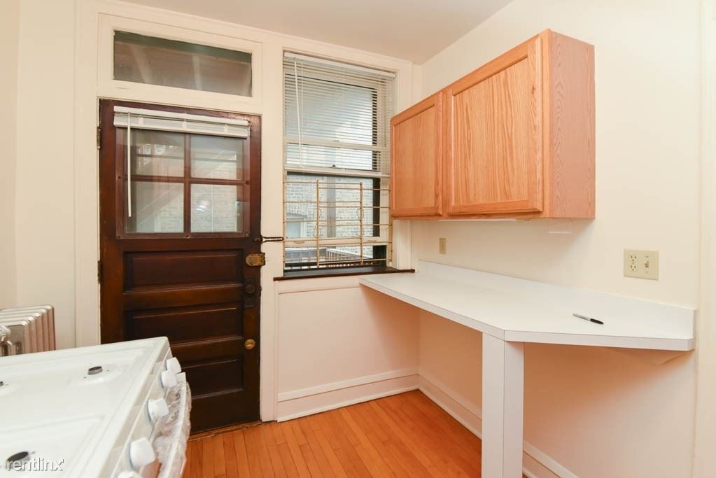 2848 W. Cullom, Unit 5 - Photo 4