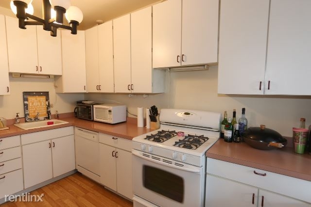 849 W. Fletcher, Unit 4 - Photo 3