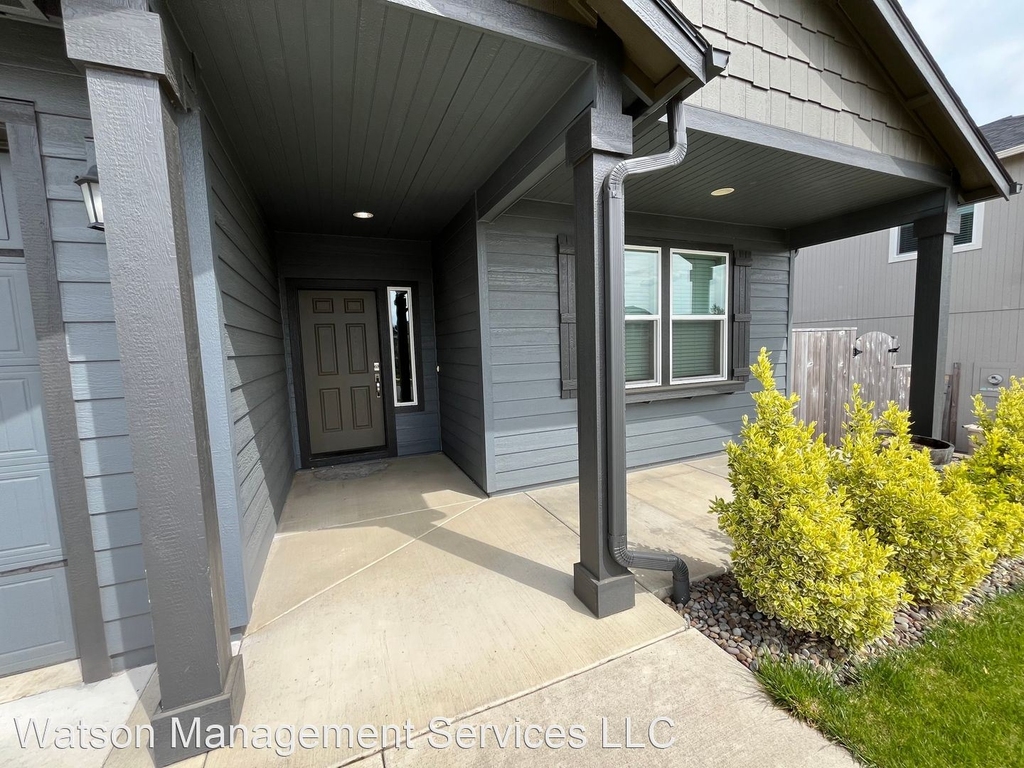 2505 23rd Ave Nw - Photo 1
