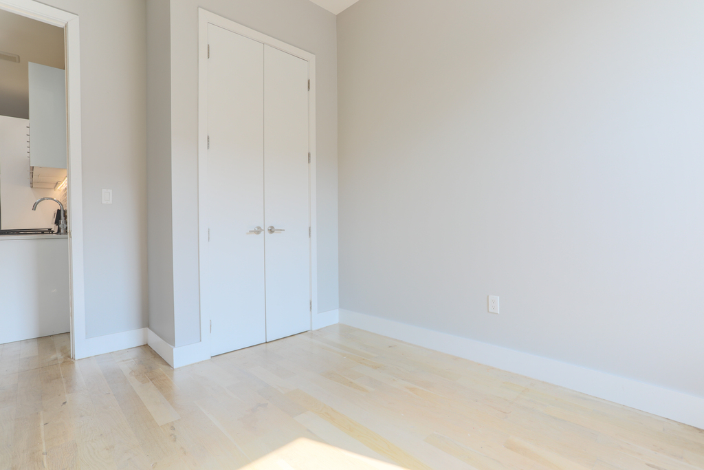 1213 Rogers Avenue - Photo 5