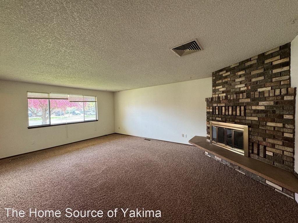 612 S. 44th Ave - Photo 1