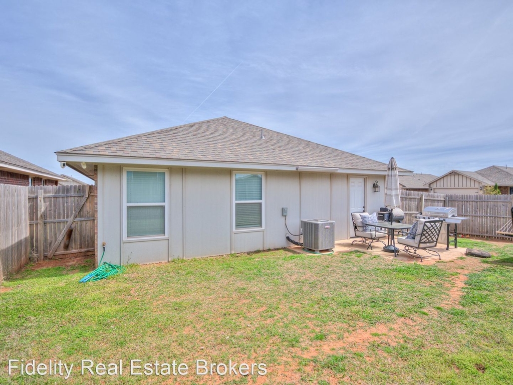 4637 Crystal Clear Ln - Photo 28