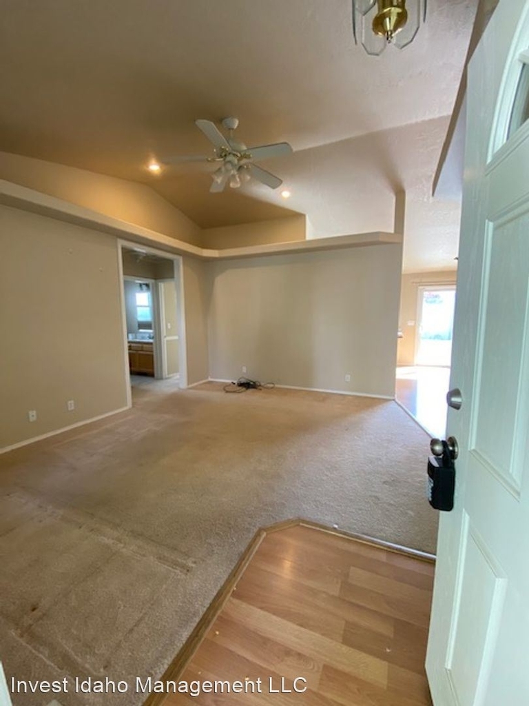 9167 W Mediterranean Dr - Photo 2