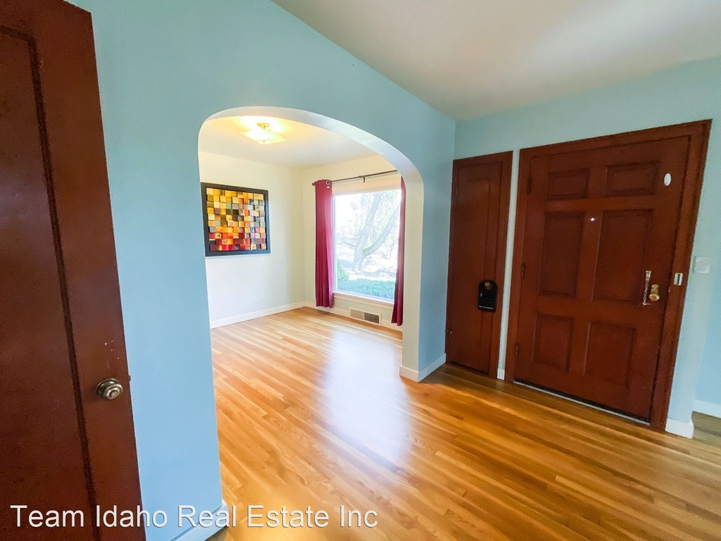 1041 N Almon - Photo 8