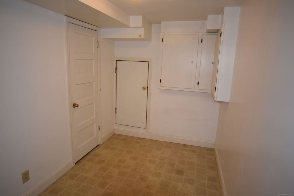 244 Davis Avenue - Photo 9