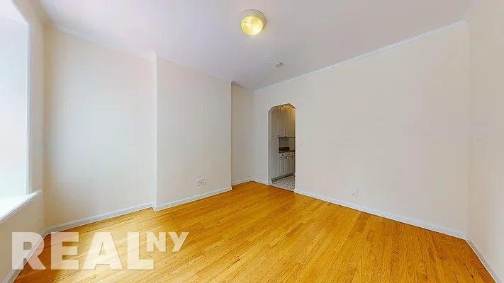 711 Second Avenue - Photo 3