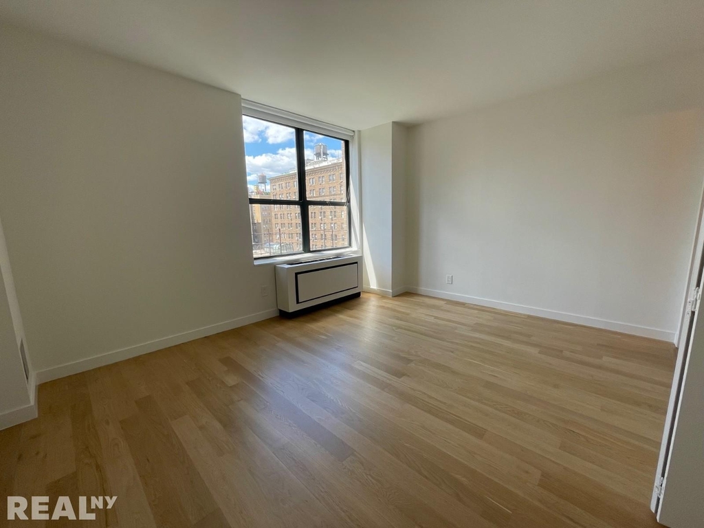 247 W 87th St - Photo 4