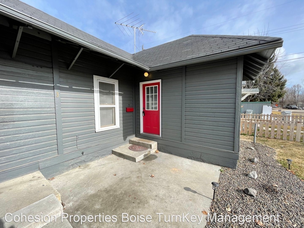 1521 Blaine Street - Photo 0