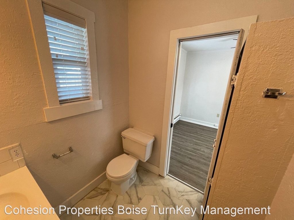 1521 Blaine Street - Photo 2