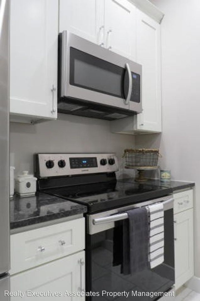 612 Idlewood Lane, Apt B - Photo 3