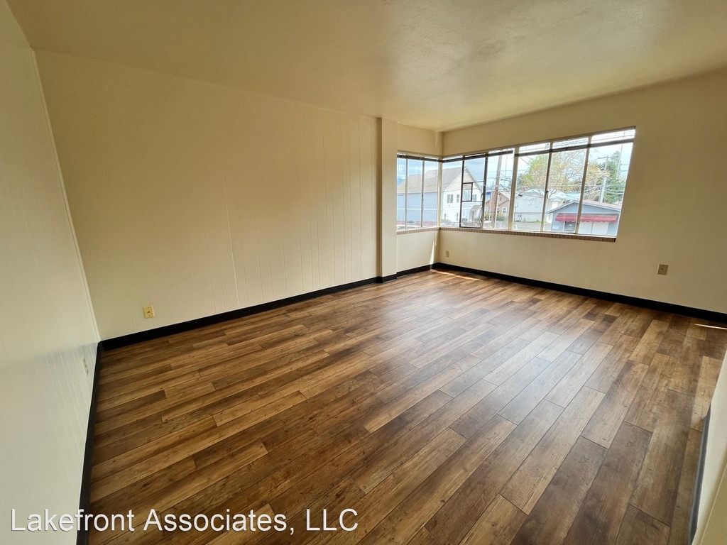 235 S Oakdale Ave. - Photo 5