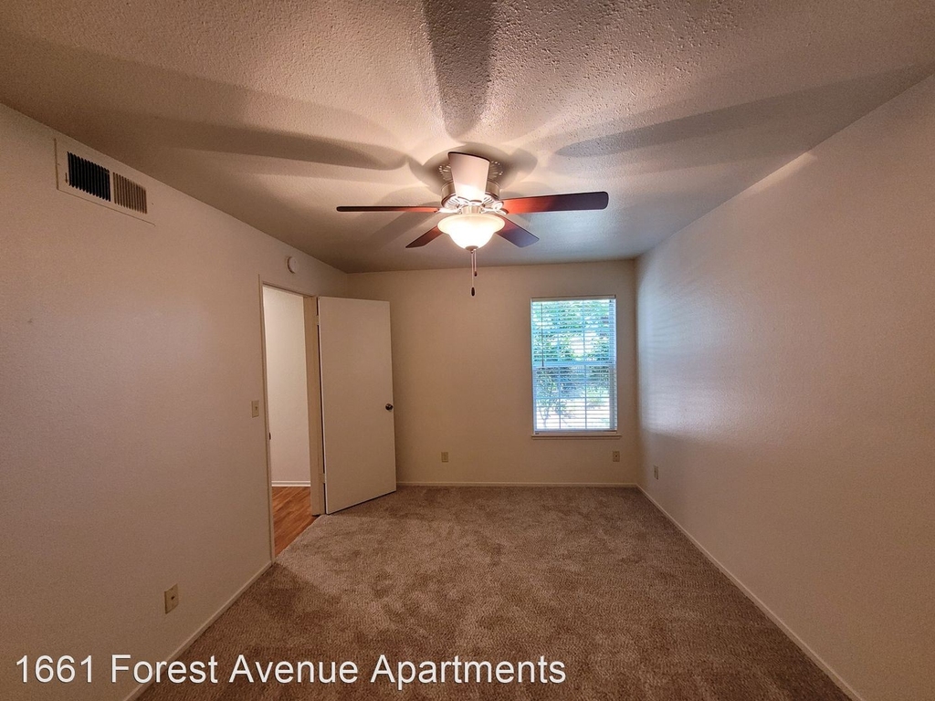 1661 Forest Avenue - Photo 9