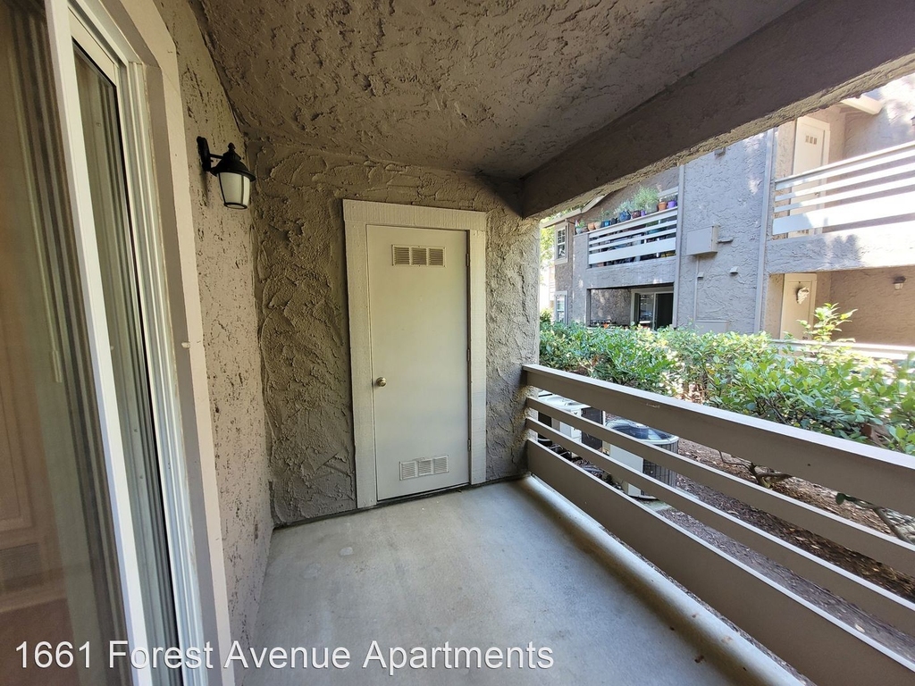 1661 Forest Avenue - Photo 12