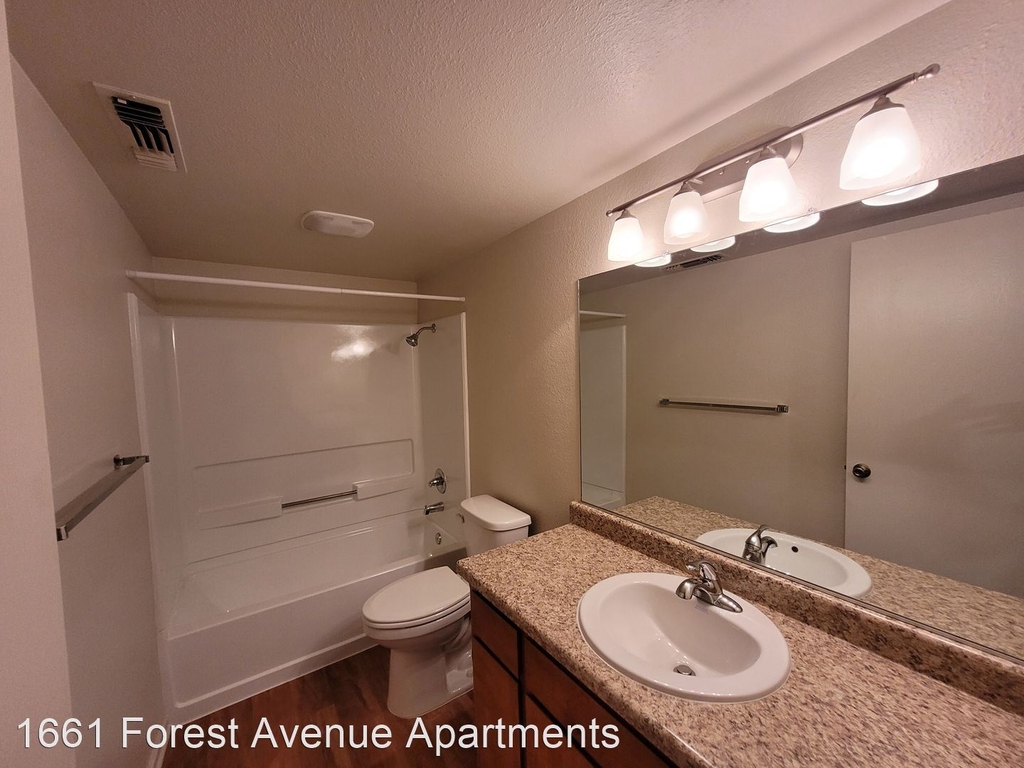 1661 Forest Avenue - Photo 8