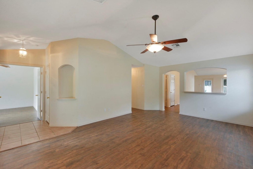 1509 Colorado Bend Dr - Photo 4