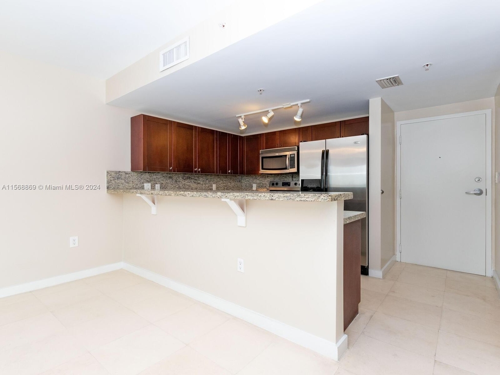 2740 Sw 28th Ter - Photo 4