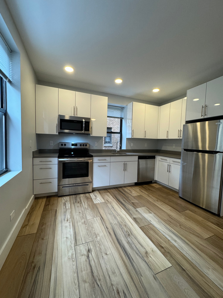 628 West 151st Street - Photo 3