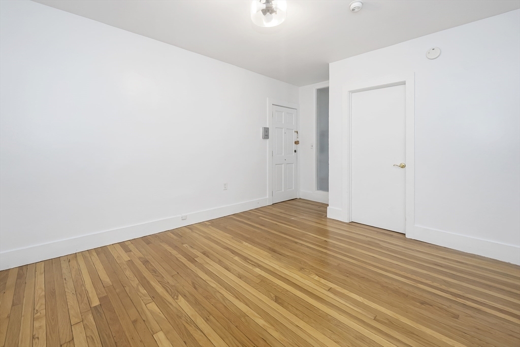 473 Beacon St - Photo 14