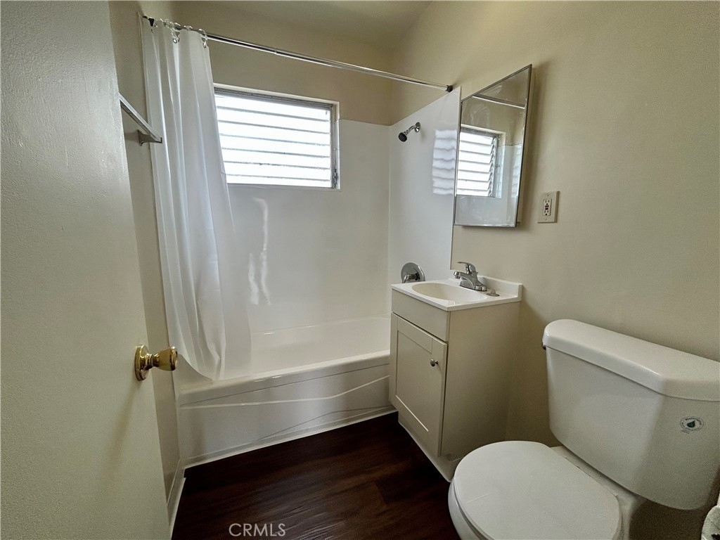 325 W Carson Street - Photo 5