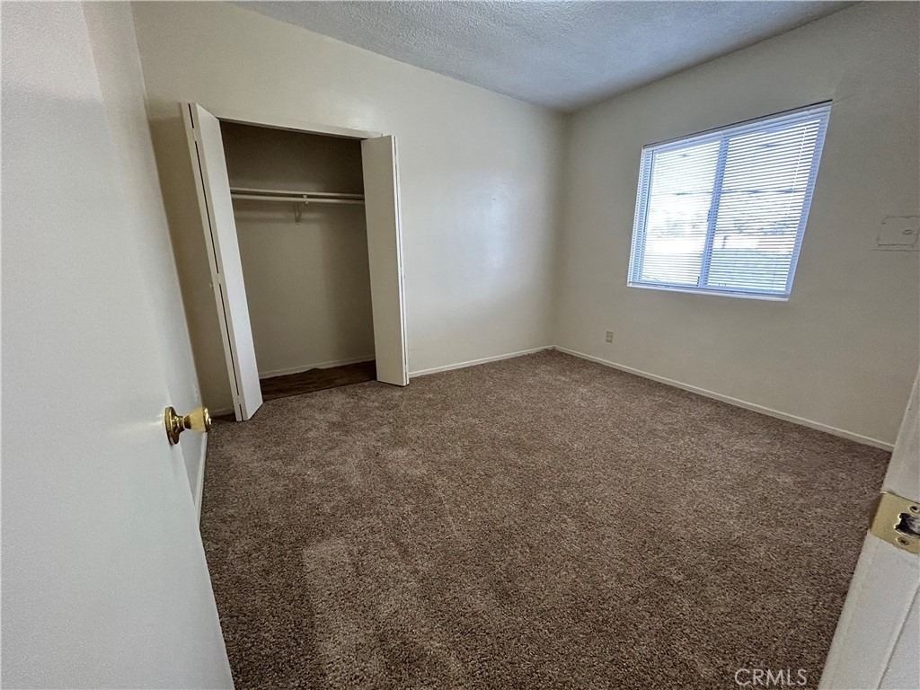 325 W Carson Street - Photo 4