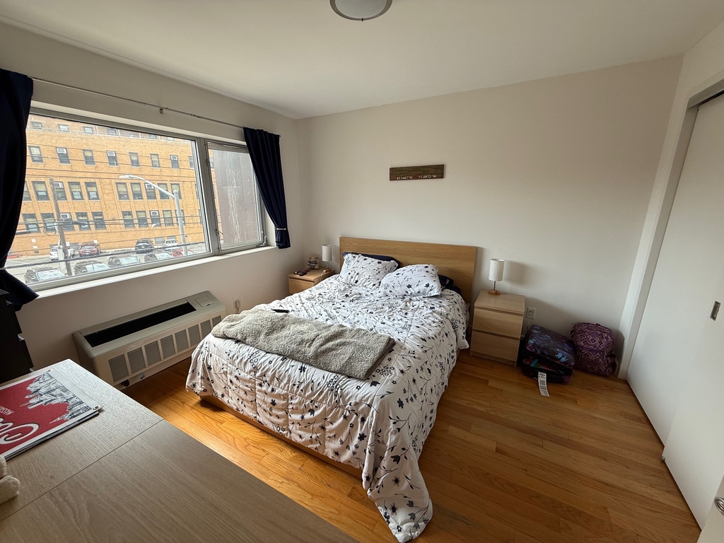 23-15 Astoria Boulevard - Photo 14