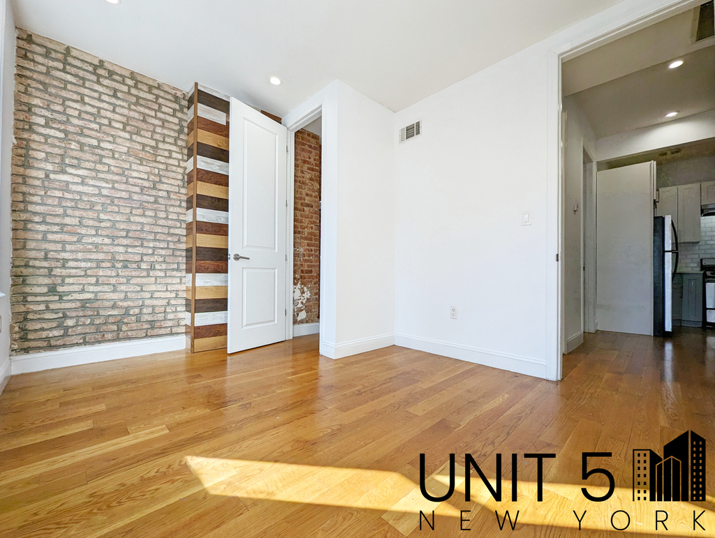 35 Furman Avenue - Photo 5