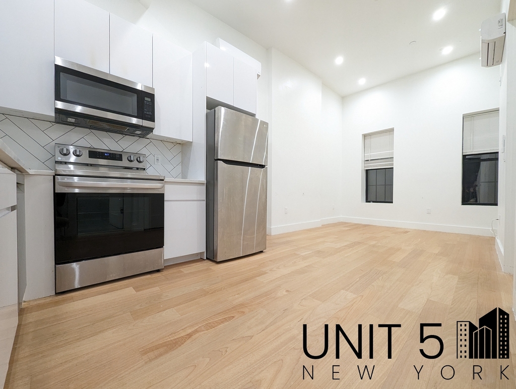 1118 Putnam Avenue - Photo 1