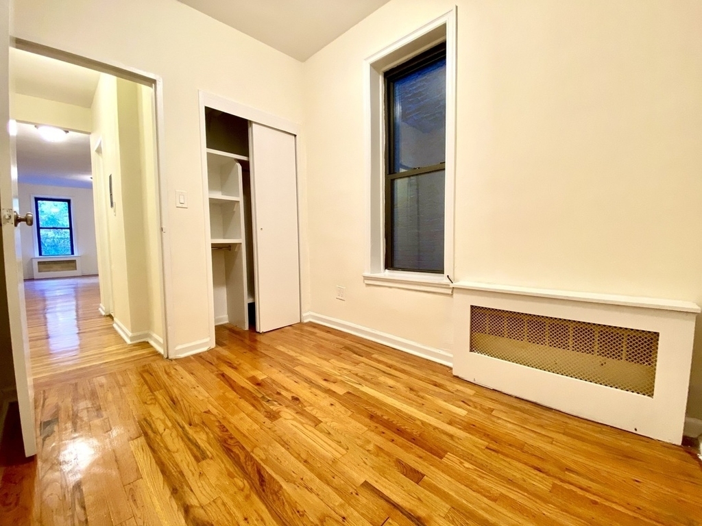 East 81st Street - Photo 2