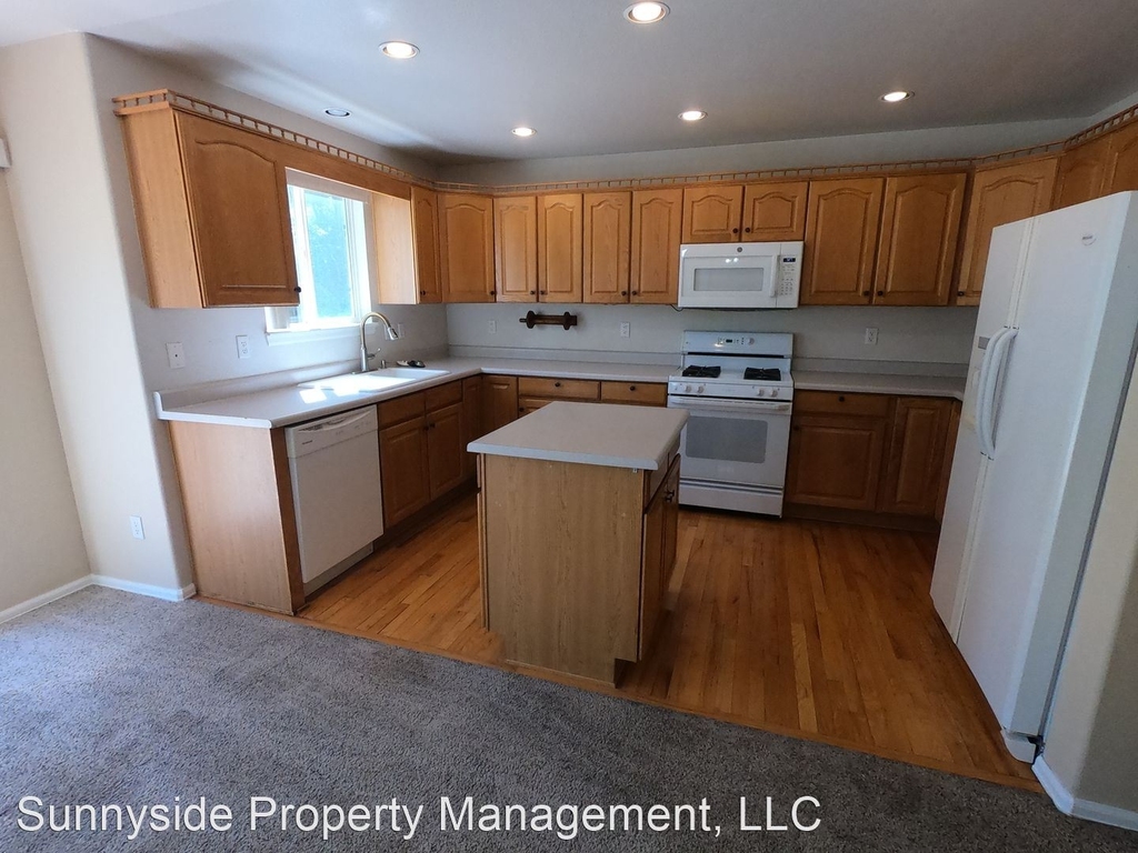 2611 E 132nd Ave - Photo 2