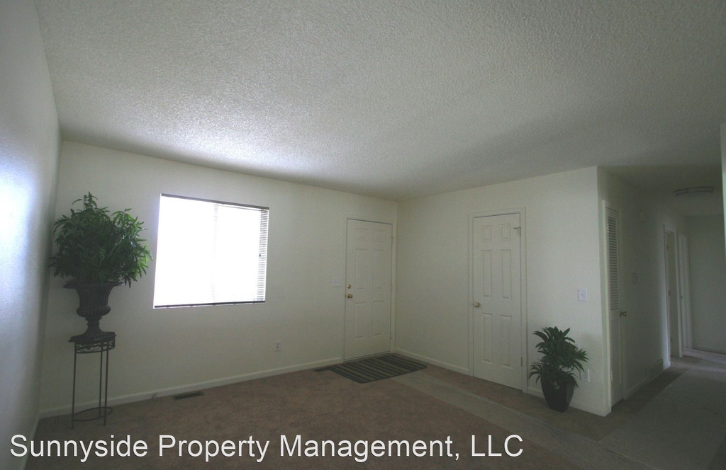 1489 Cottonwood Street - Photo 1